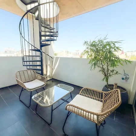 Bridge House 301-3br Penthouse Лимасол