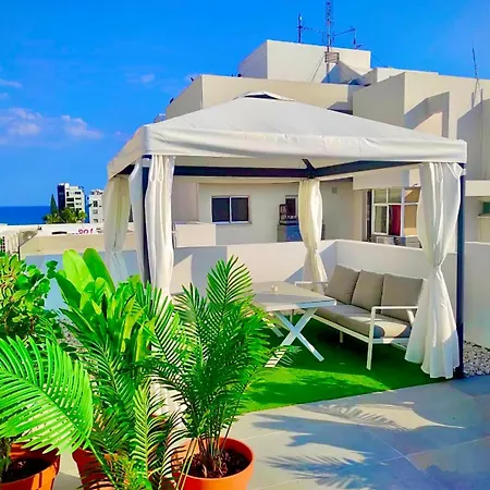 Bridge House 301-3br Penthouse Лимасол